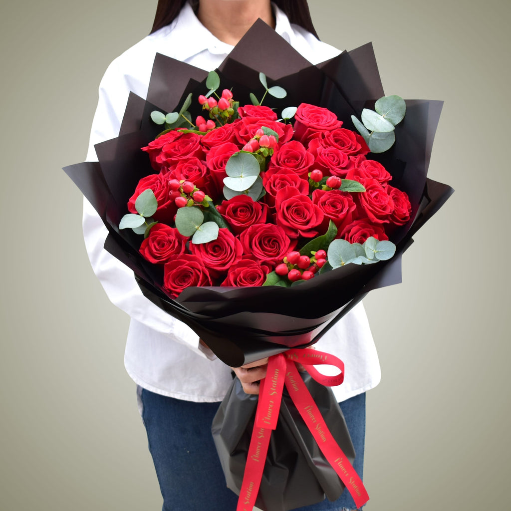 Top Red Rose Varieties: Choosing the Perfect Red Rose for Any Occasion πΉ