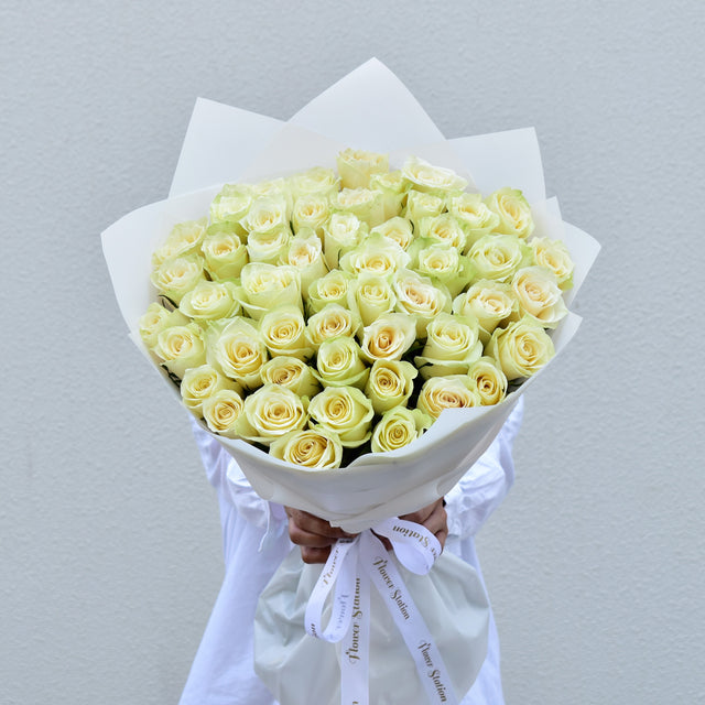 51  white roses bouquet
