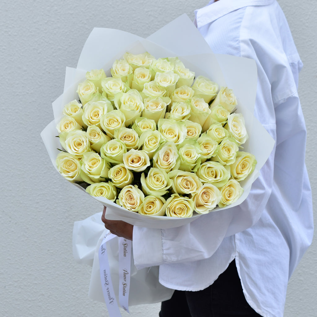 51  white roses bouquet