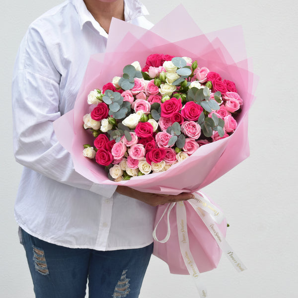 mixed-spray-roses-bouquet