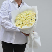 Snow White - Rose Bouquet