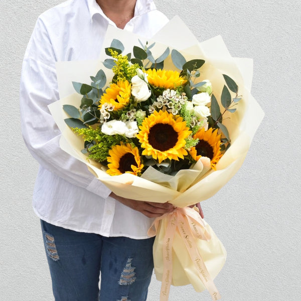 bright-day-sunflowers-bouquet