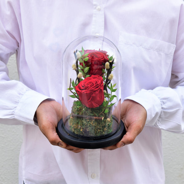 Duo red forever roses designed in a glass dome
