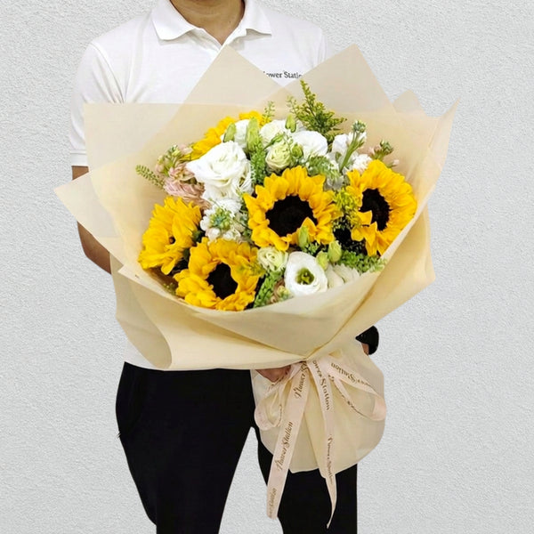 sunny-glow-sunflower-bouquet