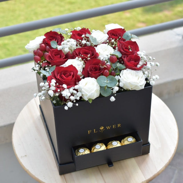 Love and Kisses -  Flower Delivery - Flower Station Dubai